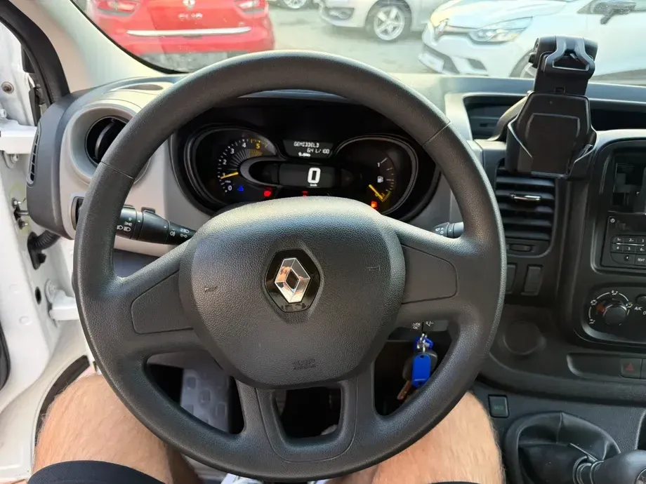Renault TRAFIC — imagine 13