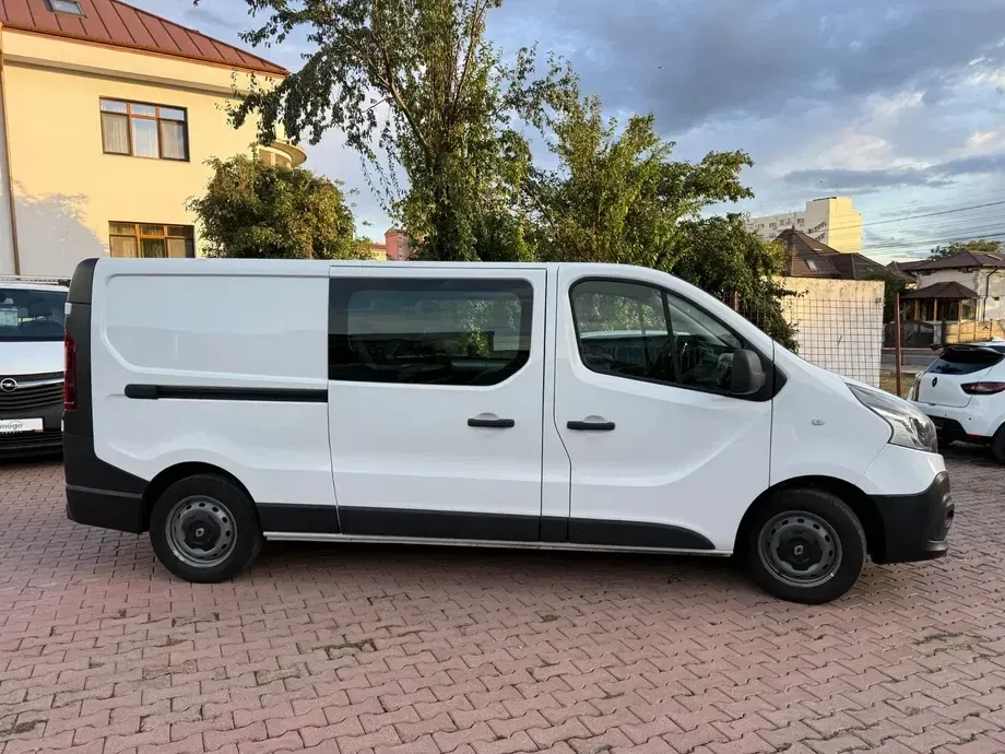 Renault TRAFIC — imagine 8