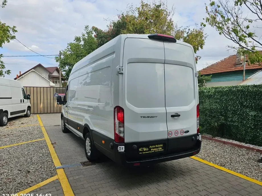 Ford Transit — imagine 13