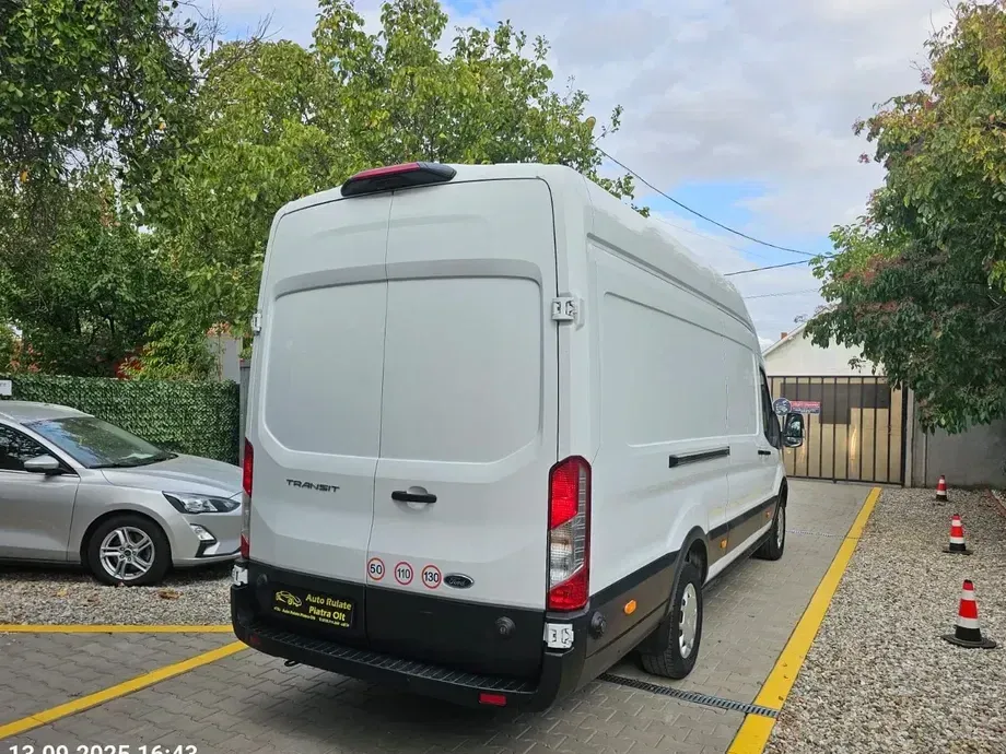 Ford Transit — imagine 5