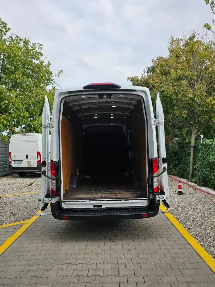 Ford Transit — imagine 6