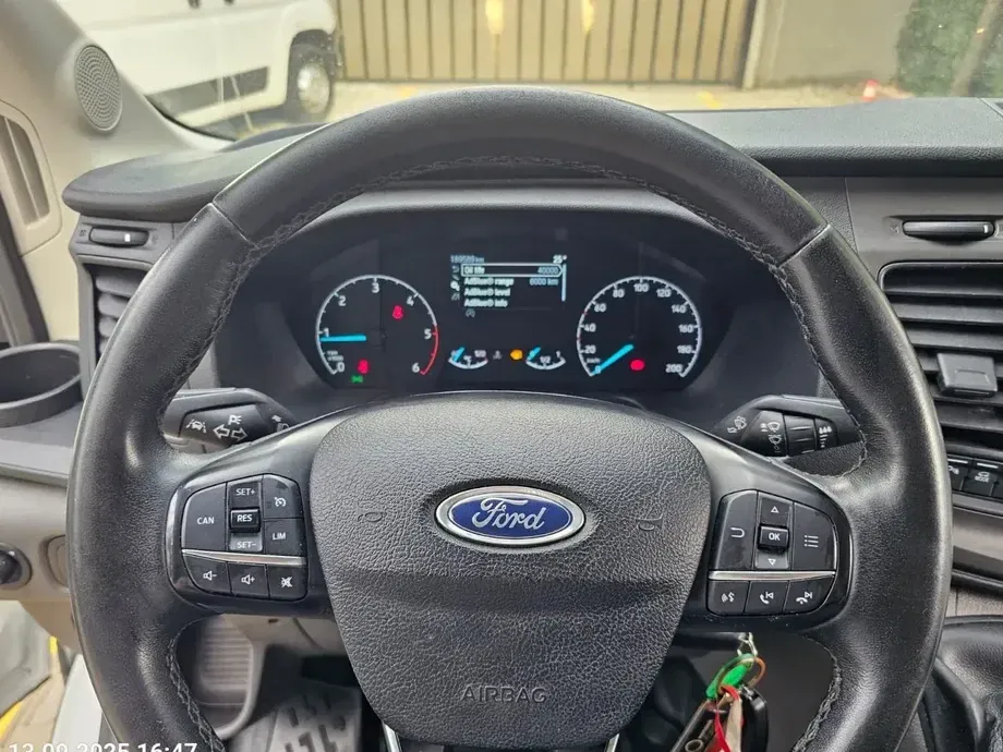 Ford Transit — imagine 10