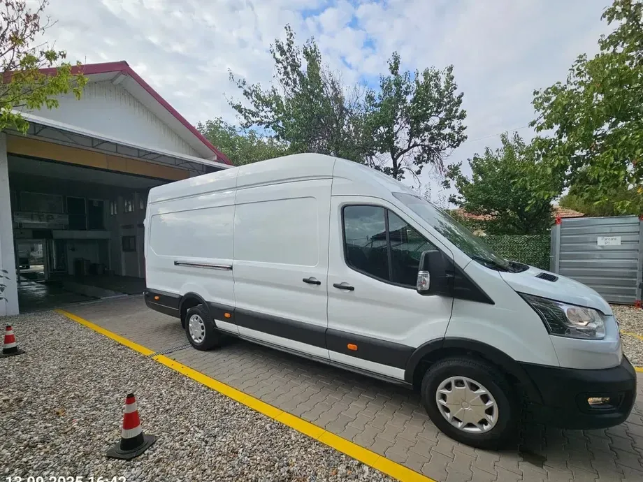 Ford Transit — imagine 8