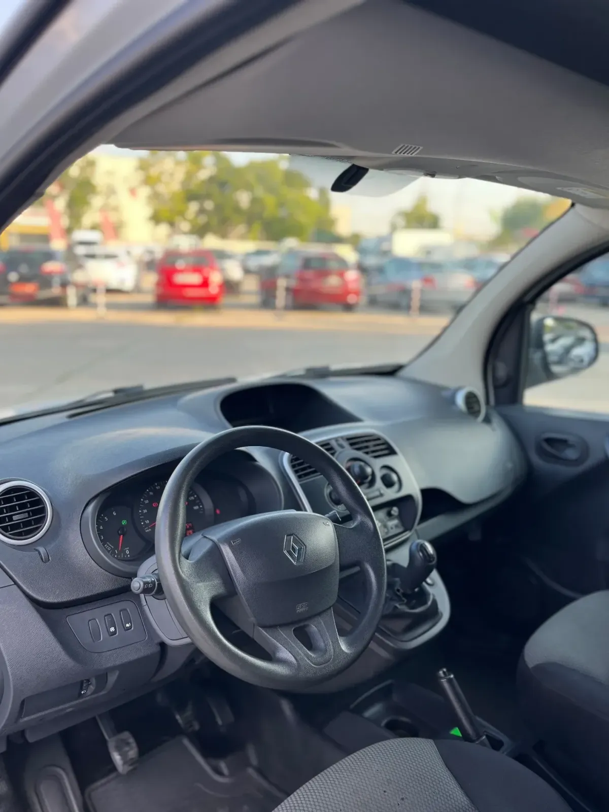 Renault KANGOO — imagine 13