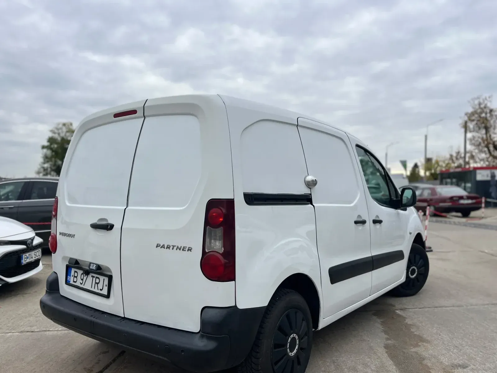 Peugeot Partner — imagine 12