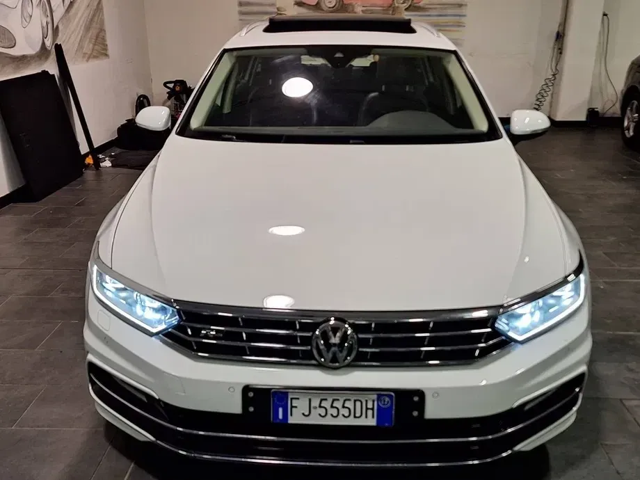 Volkswagen Passat B8 2.0 TDI SCR DSG Highline — imagine 4