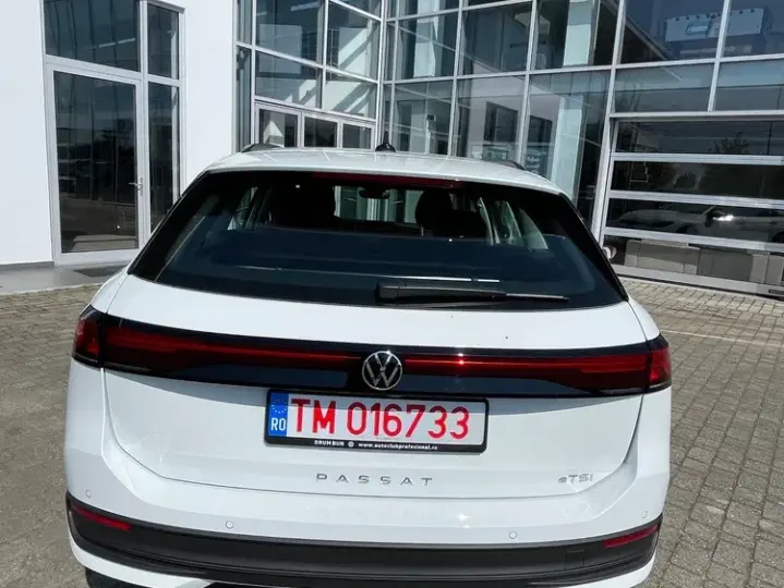 Volkswagen Passat B8 1.5 eTSI DSG MHEV Base