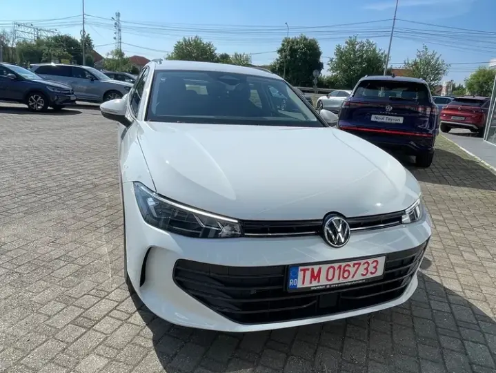 Volkswagen Passat B8 1.5 eTSI DSG MHEV Base