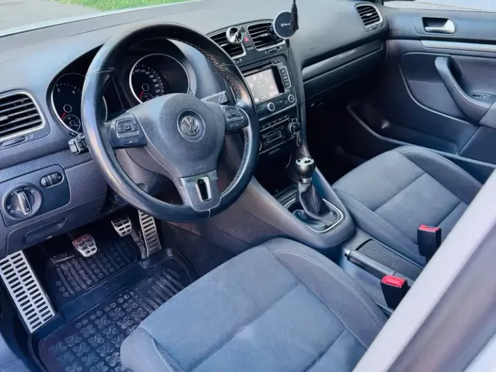 Volkswagen Golf VI 1.6 TDI DPF Style