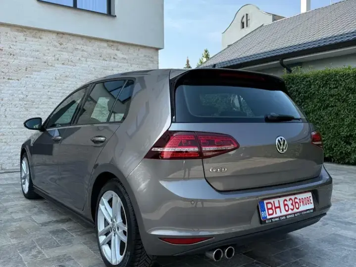 Volkswagen Golf 2.0 TDI DPF BMT DSG GTD