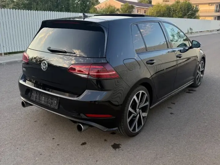 Volkswagen Golf VII