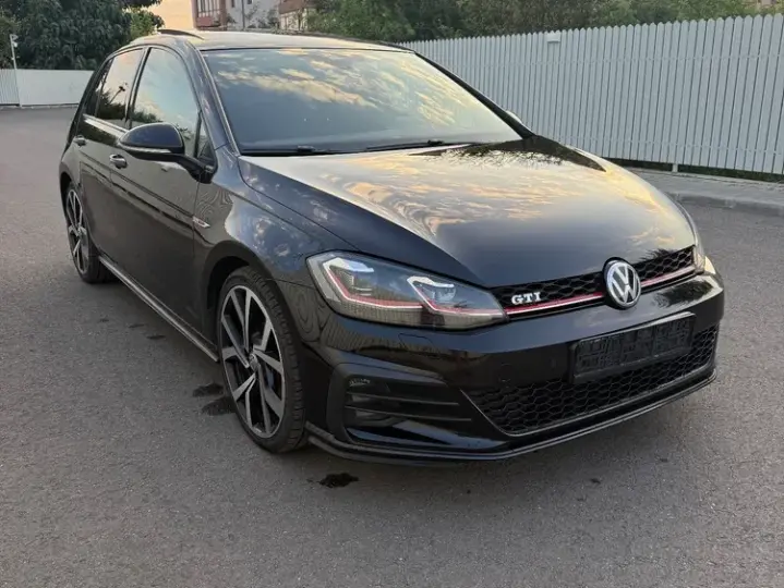 Volkswagen Golf VII