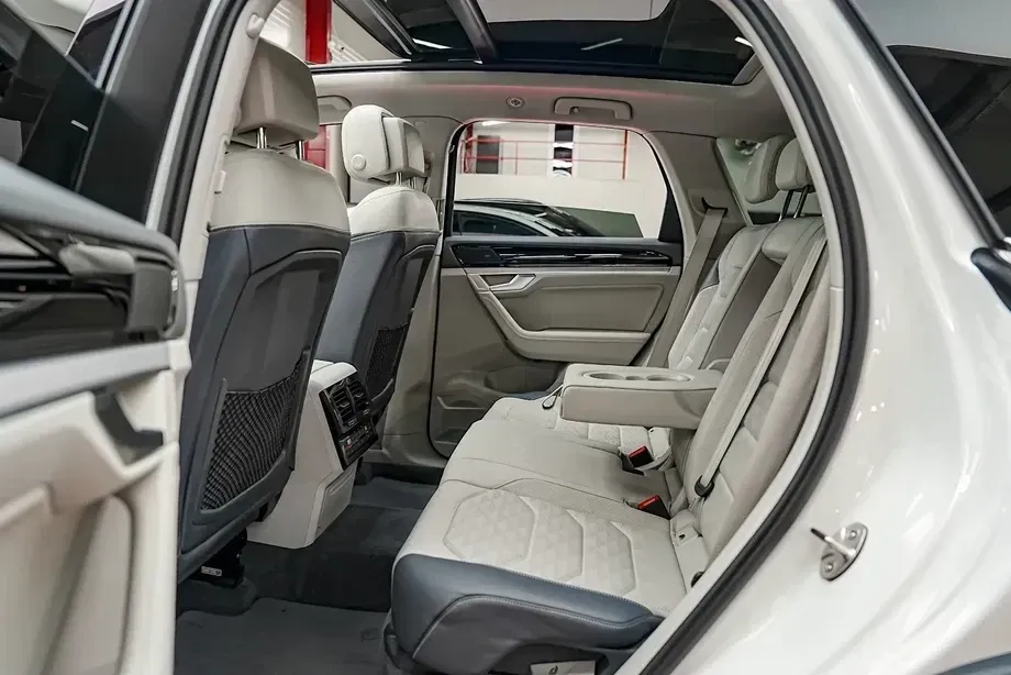 Volkswagen Touareg III 3.0 V6 e-Hybrid 4Motion Aut. Elegance — imagine 6