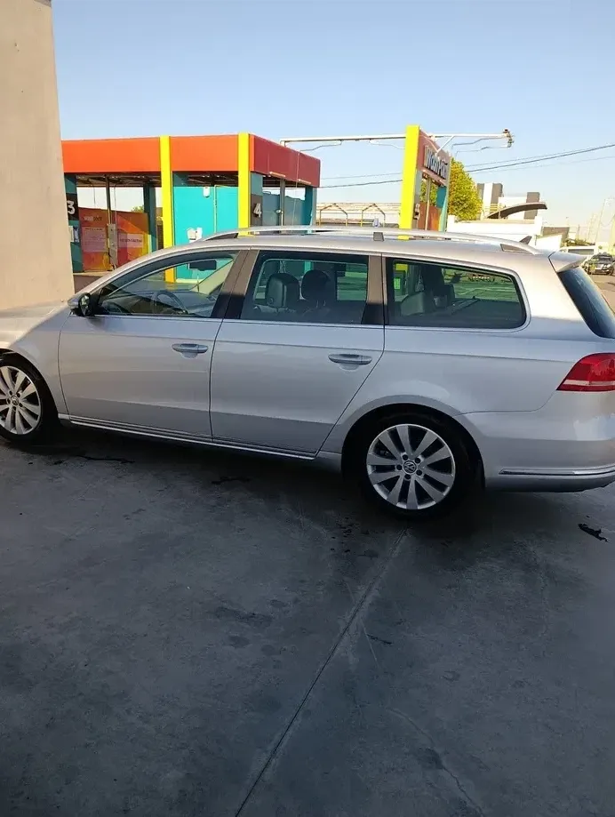 Volkswagen Passat B7 2.0 TDI BlueMotion Technology Highline DSG — imagine 3