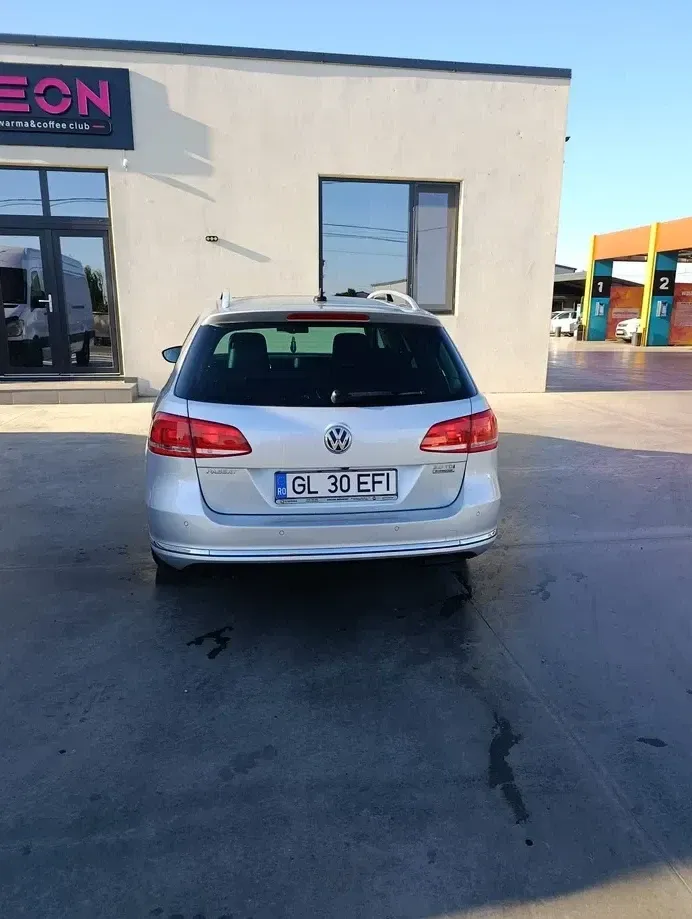 Volkswagen Passat B7 2.0 TDI BlueMotion Technology Highline DSG — imagine 4