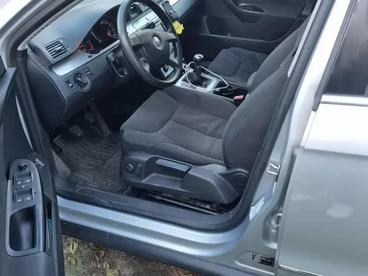 Volkswagen Passat B6 2.0 TDI Comfortline