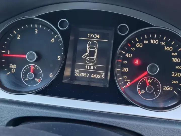 Volkswagen Passat B6 2.0 TDI Comfortline