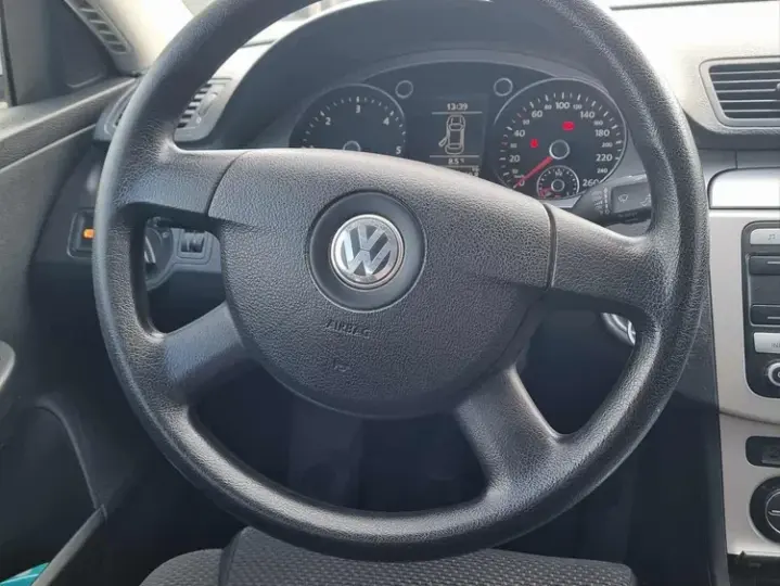 Volkswagen Passat B6 2.0 TDI Comfortline