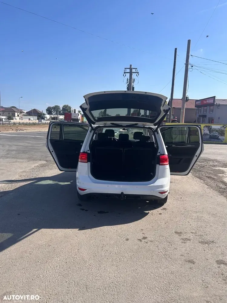 Volkswagen Touran II 2.0 TDI DSG Highline — imagine 2