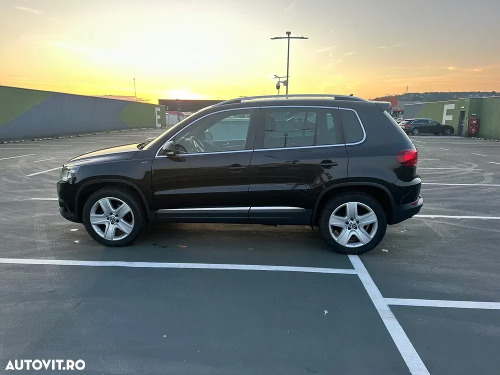 Volkswagen Tiguan 2.0 TDI SCR 4MOTION BlueMotion Technology DSG Lounge Sport & Style — imagine 3