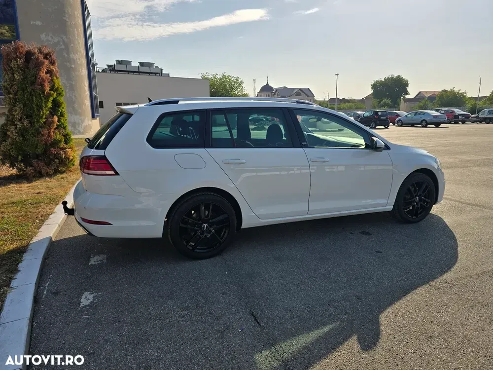 Volkswagen Golf — imagine 4