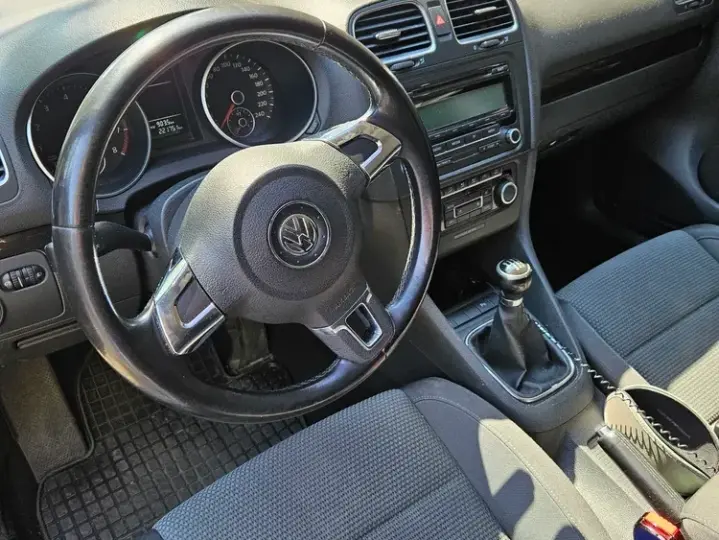 Volkswagen Golf VI
