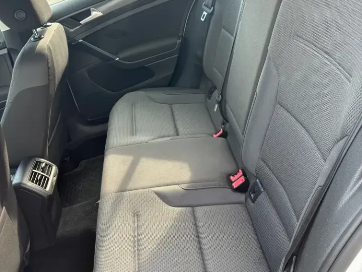 Volkswagen Golf VII 1.6 TDI Comfortline