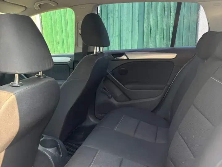 Volkswagen Golf VI 1.6 TDI DPF Comfortline