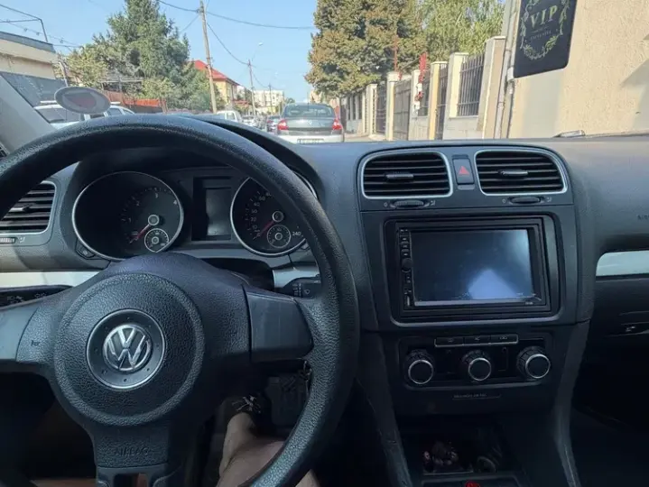 Volkswagen Golf VI 1.6 TDI DPF Comfortline