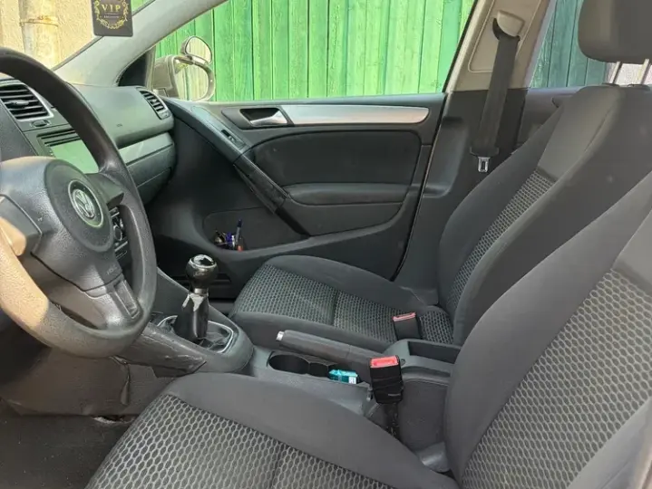Volkswagen Golf VI 1.6 TDI DPF Comfortline