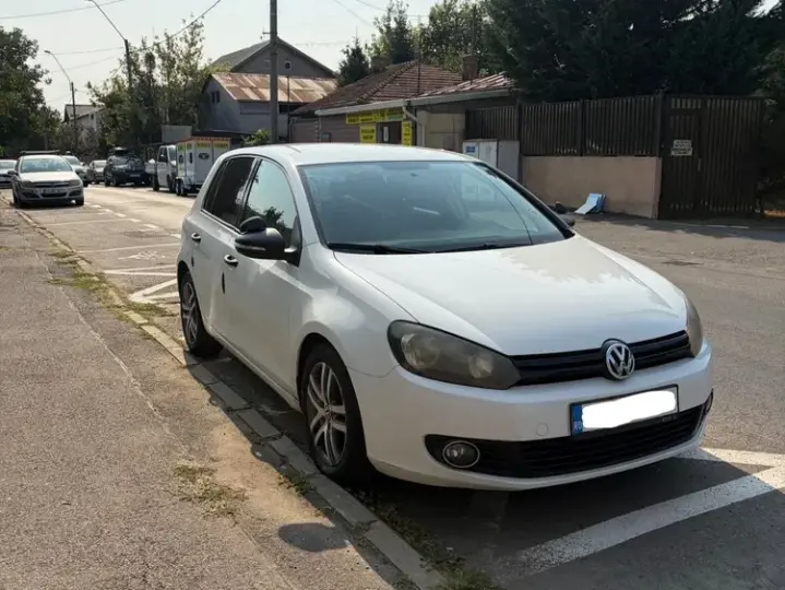 Volkswagen Golf VI 1.6 TDI DPF Comfortline