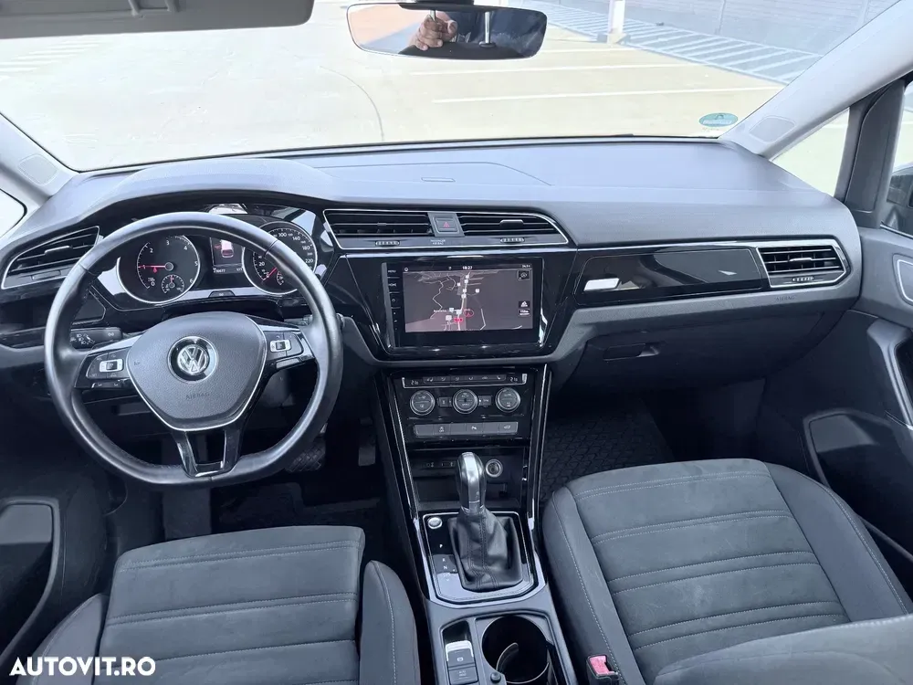 Volkswagen Touran II 2.0 TDI SCR DSG Highline — imagine 6