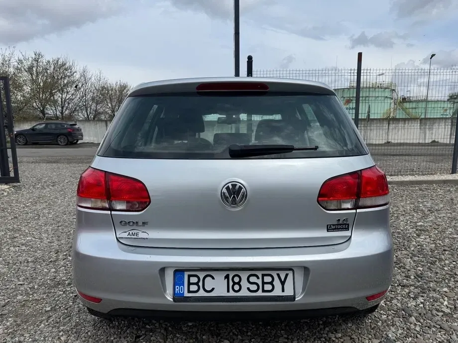 Volkswagen Golf 1.6 Highline — imagine 5