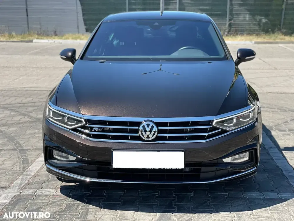 Volkswagen Passat B8 2.0 TDI DSG R Executive — imagine 4