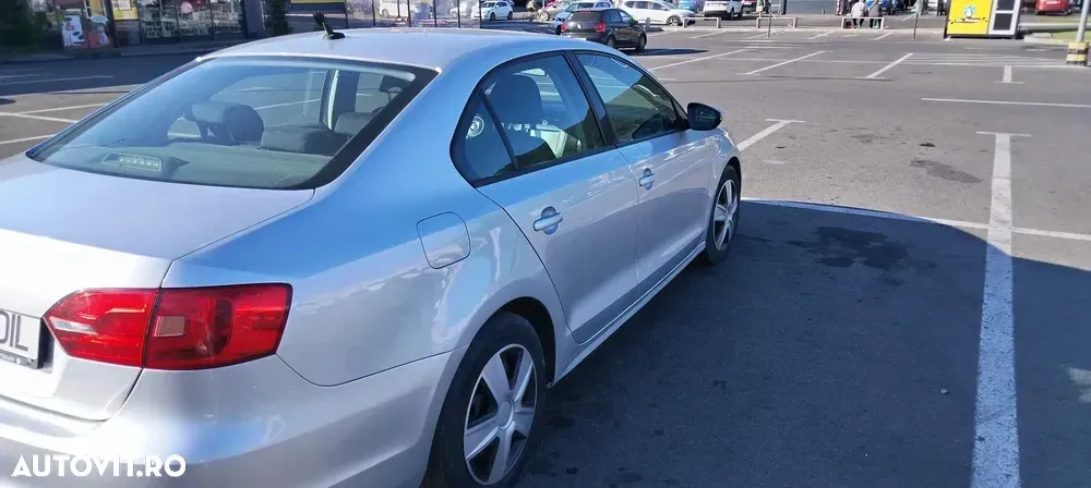 Volkswagen Jetta A6 1.2 TSI Comfortline — imagine 3