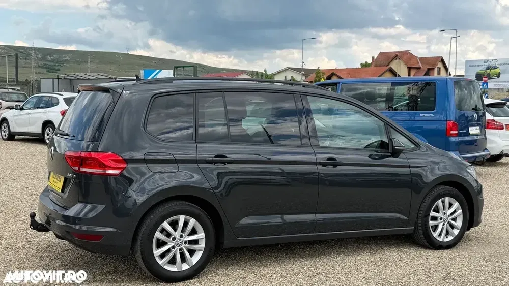 Volkswagen Touran II 2.0 TDI Highline — imagine 2