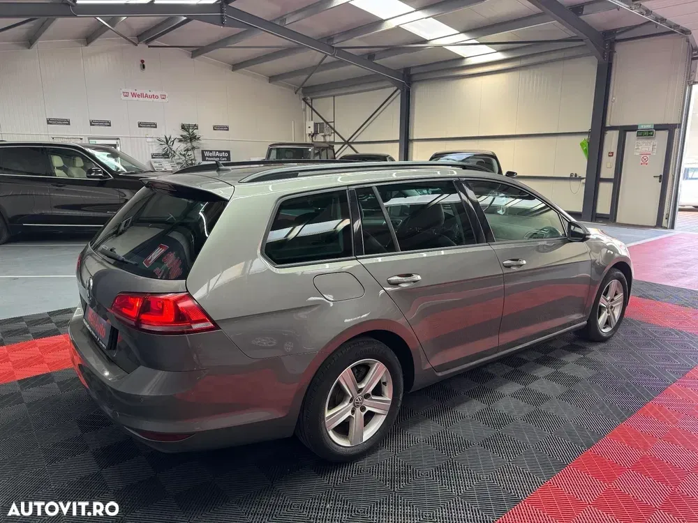 Volkswagen Golf — imagine 5
