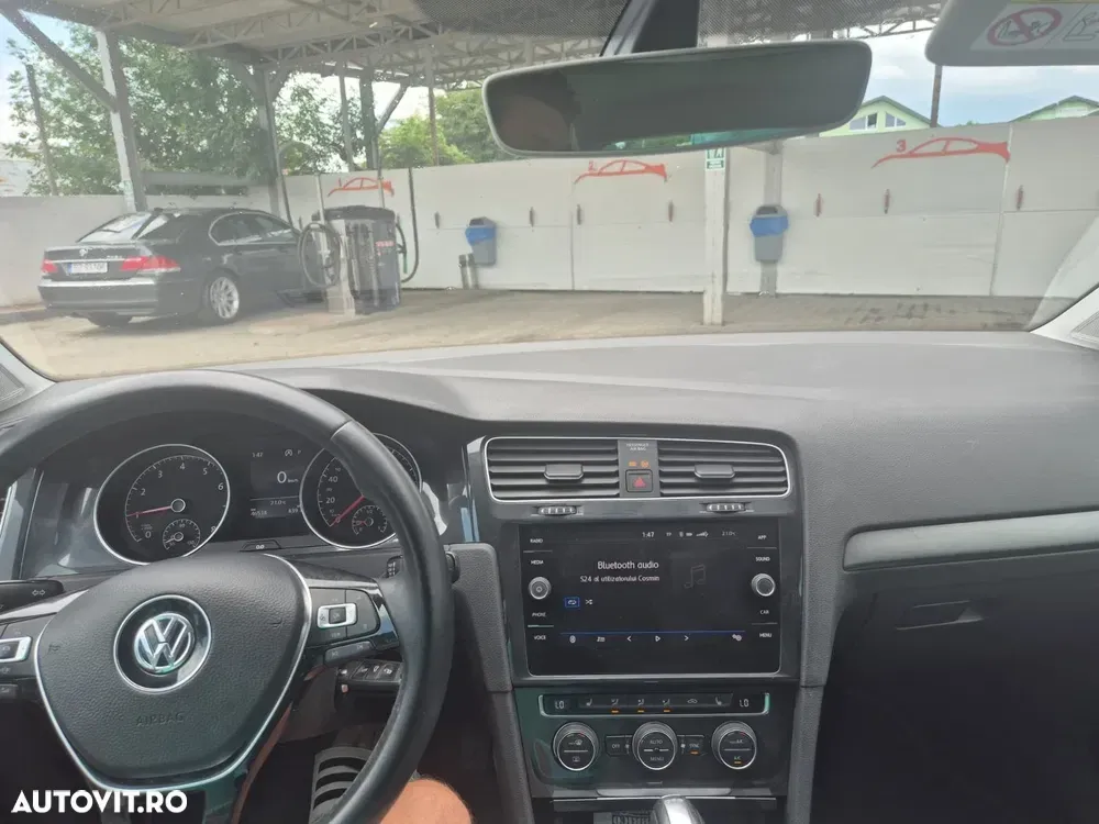 Volkswagen Golf — imagine 5
