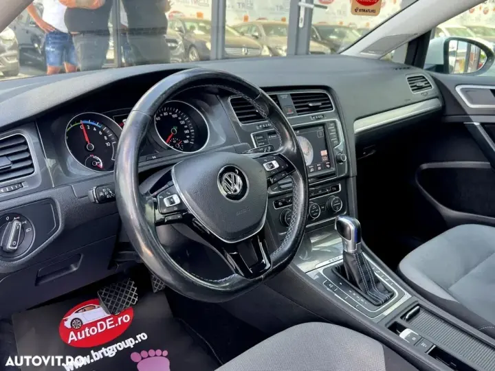 Volkswagen Golf VII