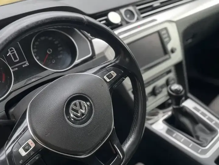 Volkswagen Passat B7 2.0 TDI Trendline