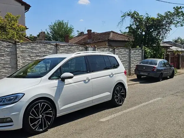 Volkswagen Touran II 2.0 TDI SCR DSG SOUND