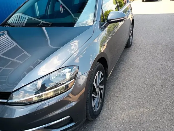 Volkswagen Golf VII