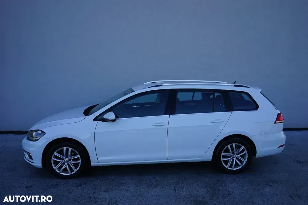 Volkswagen Golf VIII 2.0 TDI SCR DSG Highline — imagine 2