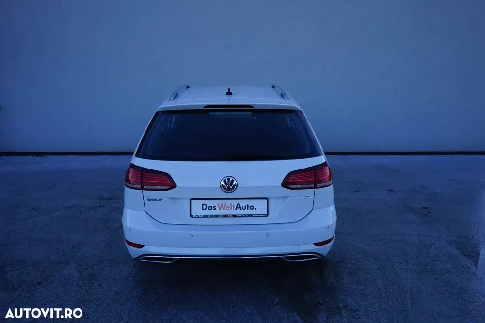 Volkswagen Golf VIII 2.0 TDI SCR DSG Highline — imagine 4