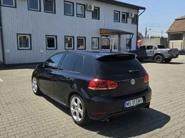 Volkswagen Golf VI