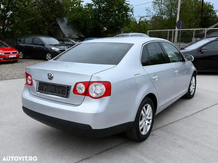 Volkswagen Jetta A5 2.0 TDI DPF Highline