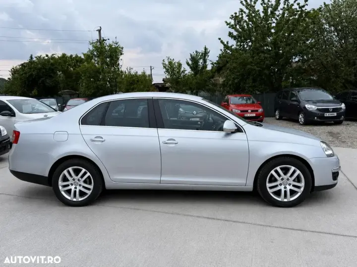 Volkswagen Jetta A5 2.0 TDI DPF Highline