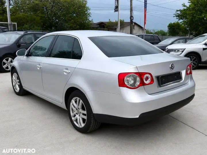 Volkswagen Jetta A5 2.0 TDI DPF Highline