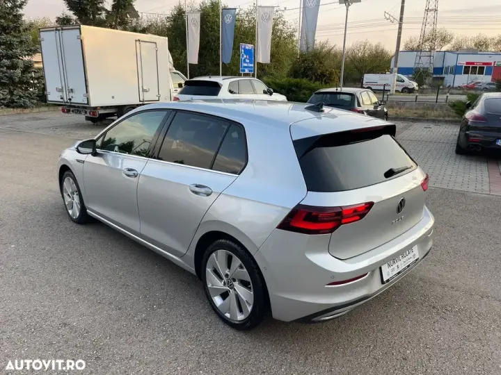 Volkswagen Golf VIII 2.0 TDI DSG Style