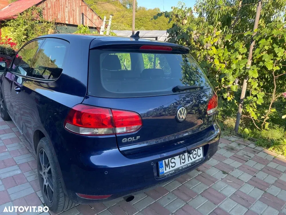 Volkswagen Golf VI 1.6 TDI DPF Trendline — imagine 3